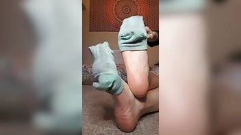 A_thing_for_red Removing my gym socks slowly xxx onlyfans porn on adultfans.net