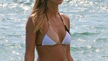 Jessica Alba is Seen Relaxing in Cabo on adultfans.net