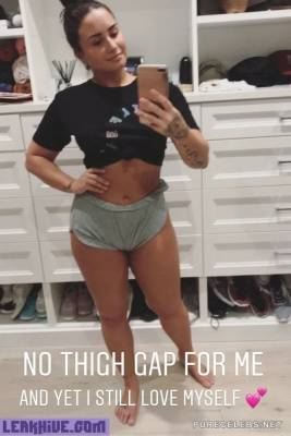 Leaked Demi Lovato Cameltoe And Ass Selfie Photos on adultfans.net
