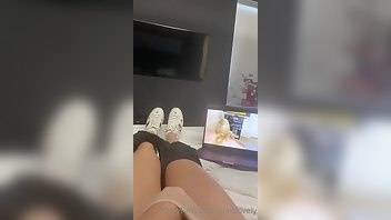 Giaislovely Quick little fap while watching porn in my hotel room xxx onlyfans porn on adultfans.net