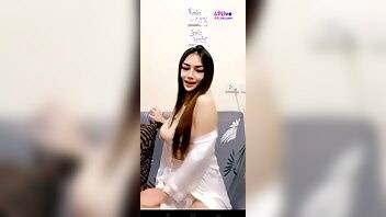 Thai slut tease with big tits - Thailand on adultfans.net