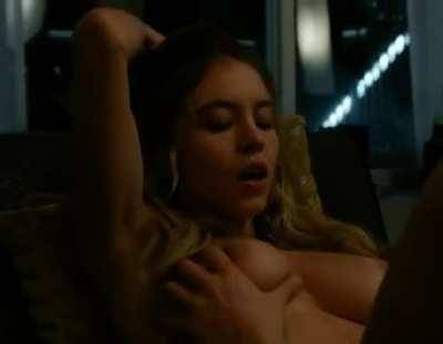 Sydney Sweeney is the gift that keeps on giving on adultfans.net
