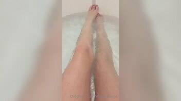 Diddlydonger bath time hot water coconut oil a warm milo while li onlyfans  video on adultfans.net