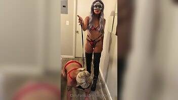 Julietteplays not usually a bdsm girl but decided to try out some on adultfans.net