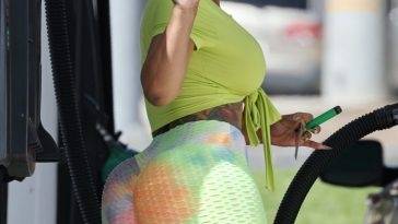 Blac Chyna is Seen at a Calabasas Gas Station - fapfappy.com