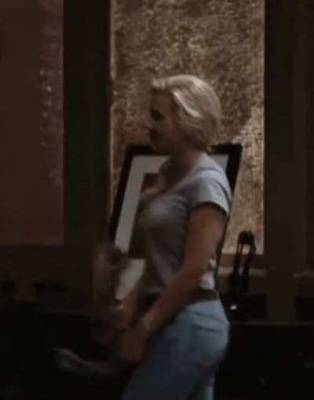 Scarlett Johansson's ass is so tight on jeans on adultfans.net