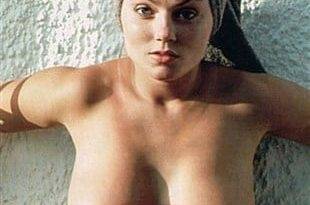 Spice Girl "Ginger Spice" Geri Halliwell Nude Photo Collection on adultfans.net