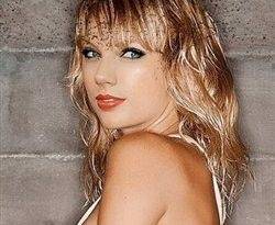 Taylor Swift Dirty Nude Photo on adultfans.net