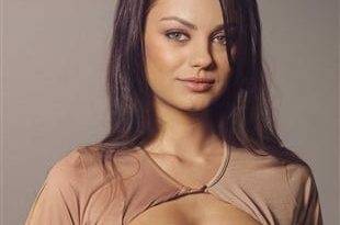 Mila Kunis Shows Off Her Hairy Vagina on adultfans.net