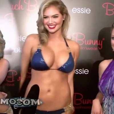 Kate Upton has the biggest...smile on adultfans.net