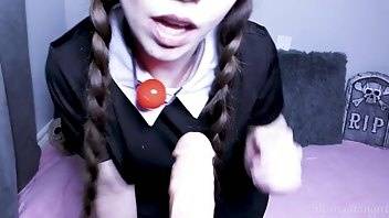 Lilcanadiangirl - Wednesday Adams Wants Your Cum (Manyvids) on adultfans.net