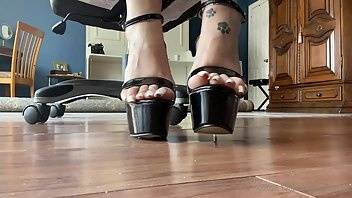 Tatianasnaughtytoes 04 04 2021 new 2021 april 4 french tip big toe with my favorite stiletto happ... - France on adultfans.net