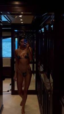 Kendall Jenner's tight bikini body - leaknud.com