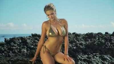 Kate Upton In a gold bikini. Prime jerk material on adultfans.net