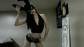 Anabelleleigh bunny striptease xxx video on adultfans.net
