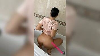 Neiva mara nude shower party onlyfans videos 2020/11/13 on adultfans.net
