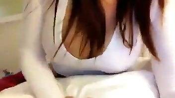 Keisha Grey lies on the bed and twirls her ass premium free cam snapchat & manyvids porn videos on adultfans.net