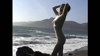 WHO IS SHE? Malice on the beach on adultfans.net