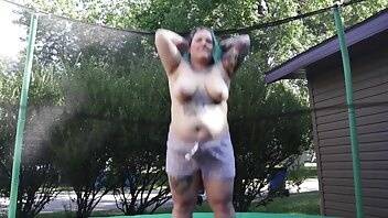 Buttercup fat girl jumps and strips on trampoline xxx video on adultfans.net