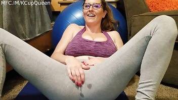 Kcupqueen squirting my yoga pants xxx porn video on adultfans.net