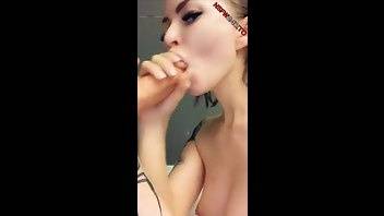 Layna boo bathtub dildo blowjob snapchat xxx porn videos on adultfans.net