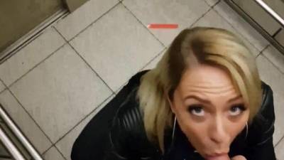 Amateur Blondine abgeholt und in der Offentlichkeit gefickt1 4 on adultfans.net