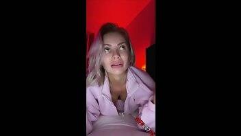 Layna Boo tease at night snapchat premium porn videos on adultfans.net