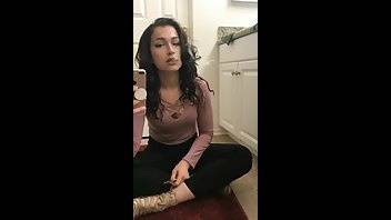Jennifer Jacobs smokes premium free cam snapchat & manyvids porn videos on adultfans.net