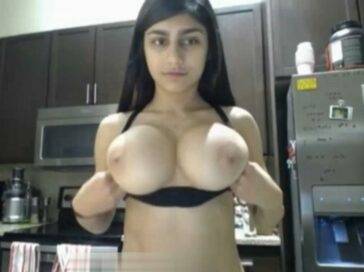 Mia Khalifa Tit Flash Cooking Onlyfans Video Leaked - Usa on adultfans.net