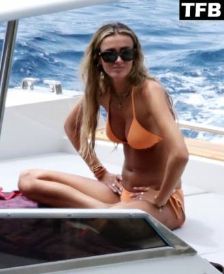 Katherine Pilkington is Spotted Taking a Break on Holiday with Ross Barkley Out in Capri on adultfans.net