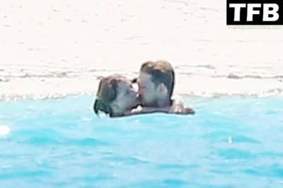 Taylor Swift & Joe Alwyn Take Their Love on a Romantic Trip to the Bahamas on adultfans.net
