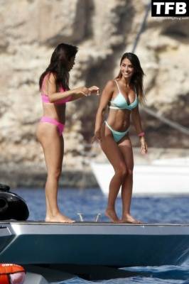 Antonela Roccuzzo & Lionel Messi Enjoy a Day at Sea in Ibiza with Cesc Fabregas and Daniella Semaan on adultfans.net
