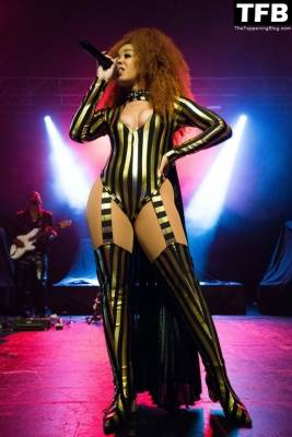 Kirby Flashes Her Areolas as She Performs at O2 Academy in Birmingham on adultfans.net