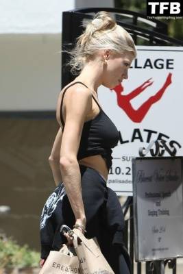Charlotte McKinney Appears Skinnier During Grocery Run in Pacific Palisades - Charlotte on adultfans.net