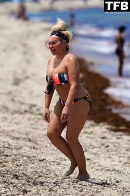 Stacey Silva Shows Off Her Bikini Body on the Beach in Miami on adultfans.net