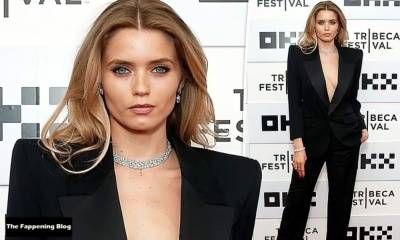 Abbey Lee Kershaw Flashes Her Nude Tits at the 2022 Tribeca Film Festival on adultfans.net