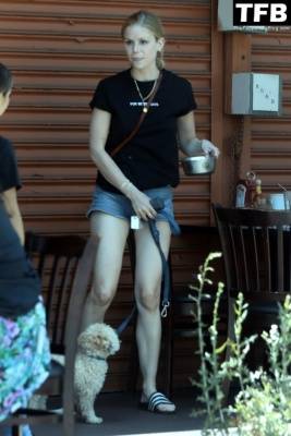 Leggy Erin Moriarty Does Lunch at Kings Road Cafe in WeHo on adultfans.net