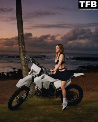 Sydney Sweeney Wows in Hawaii For Jacquemus Shoot on adultfans.net