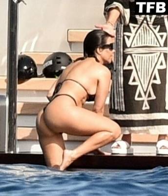Kourtney Kardashian Shows Off Her Toned Bikini Body While Enjoying Some Quality Time with Travis Barker on adultfans.net