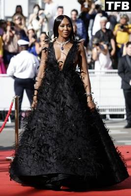 Naomi Campbell Displays Her Tits at the 75th Annual Cannes Film Festival on adultfans.net