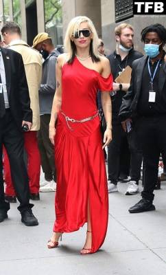 Miley Cyrus Looks Hot in Red as She Attends the 2022 NBCUniversal Upfront in New York - New York on adultfans.net