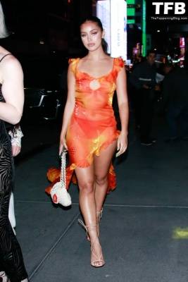 Cindy Kimberly Flashes Her Nude Tits as She Leaves the Sports Illustrated Swimsuit Issue Launch Party on adultfans.net
