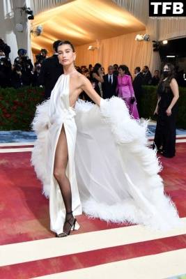 Hailey Bieber Shows Off Her Sexy Legs at The 2022 Met Gala in NYC on adultfans.net
