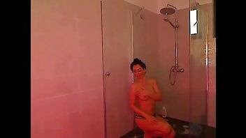 AmeliaNaked MFC shower cam porn vids on adultfans.net