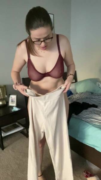 Curvy baby curvy_baby lol i really struggle with these pants onlyfans xxx porn on adultfans.net