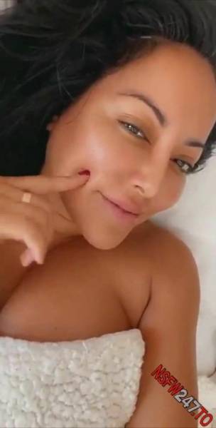 Kiara Mia morning snaps on bed snapchat premium porn videos on adultfans.net