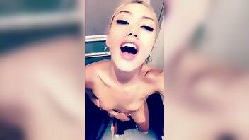 Gwen singer masturbating in public premium snapchat leak xxx videos on adultfans.net