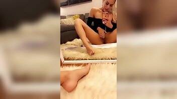 Gwen Singer ? Makes her pussy cum ? Premium Snapchat leak on adultfans.net