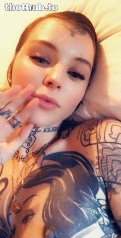 Grace Neutral small tattooed tits in bed on adultfans.net