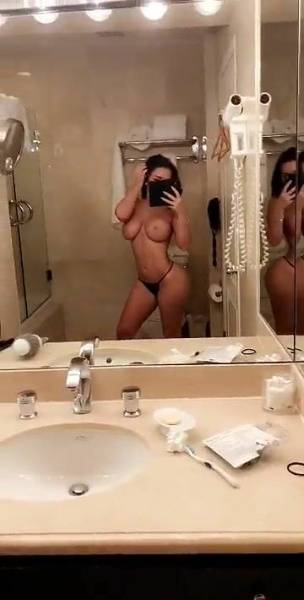 Genesis Lopez ? Naked in her bathroom video on adultfans.net